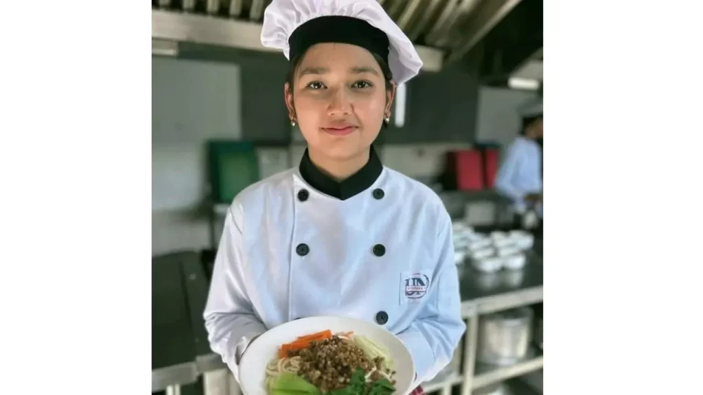 Residential Indian Cook Job in Kolkata for Freshers